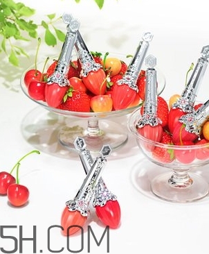 草莓紅口紅是什么顏色？草莓紅口紅效果圖