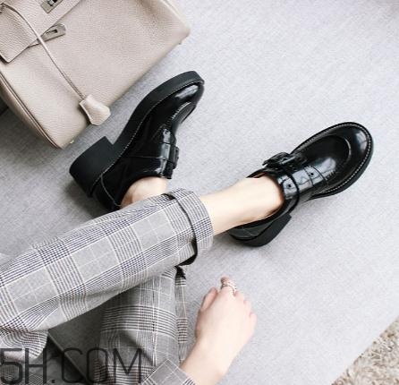 羊皮鞋子容易壞嗎？羊皮皮鞋磨損怎么辦？