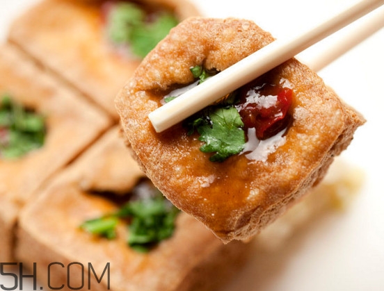 臭豆腐是誰(shuí)發(fā)明的？臭豆腐是哪里的特產(chǎn)