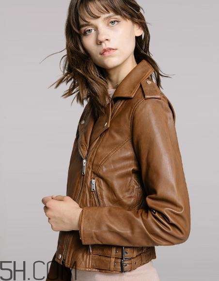 羊皮衣服有味怎么去除？羊皮衣服破了怎么辦？