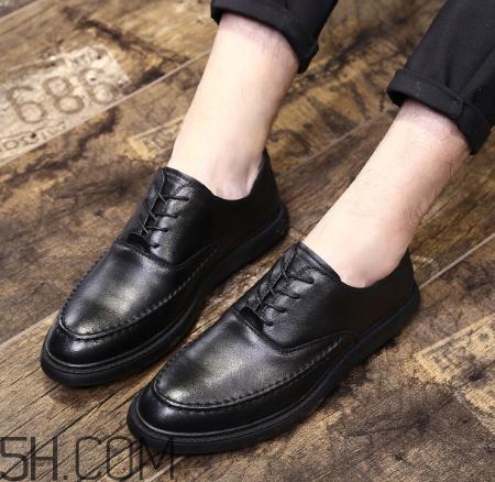 牛皮鞋子臟了怎么清洗？牛皮鞋子怎么清洗表面？