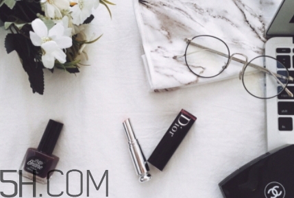 迪奧744多少錢？迪奧漆光唇釉744專柜價格