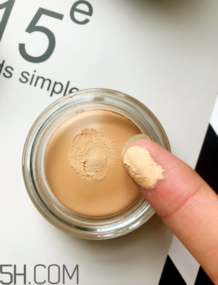 essence慕斯粉底霜好用嗎？essence慕斯粉底霜多少錢？