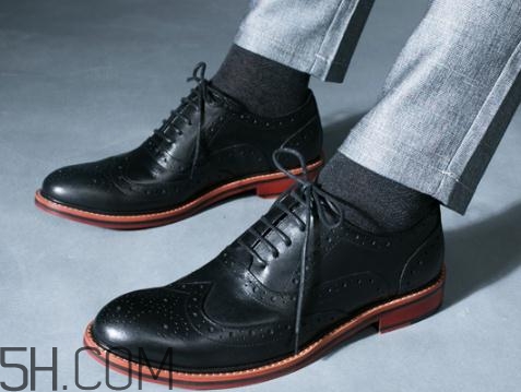 牛皮鞋會有褶皺印嗎？牛皮鞋子有刮痕怎么辦？