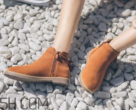 磨砂皮鞋子掉色怎么辦？磨砂鞋子發(fā)白怎么辦？