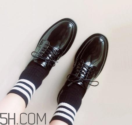 漆皮鞋劃痕怎樣處理？漆皮皮鞋劃痕怎么修復(fù)？