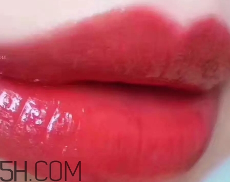 紀(jì)梵希禁忌之吻n11和11區(qū)別 紀(jì)梵希n11和11對比 紀(jì)梵希禁忌之吻n11和11區(qū)別 紀(jì)梵希n11和11對比