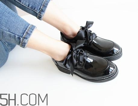 漆皮皮鞋起皮怎么處理？鞋子漆皮掉了怎么辦？