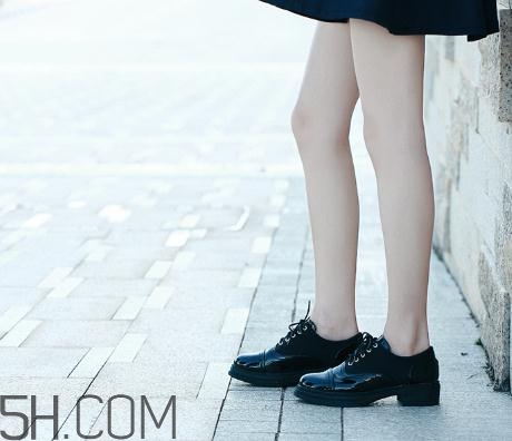 漆皮鞋裂了怎么辦？漆皮鞋可以用鞋油嗎？