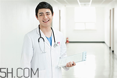 骨折做牽引疼嗎？骨折做牽引怎么回事？