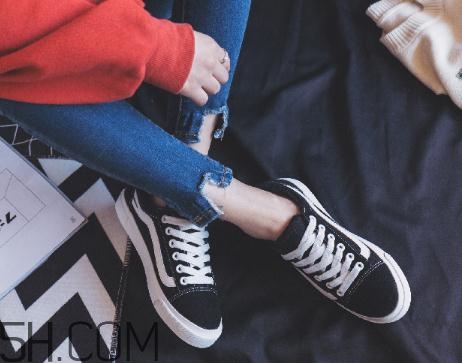 板鞋可以用來跑步嗎？板鞋可以打籃球嗎？