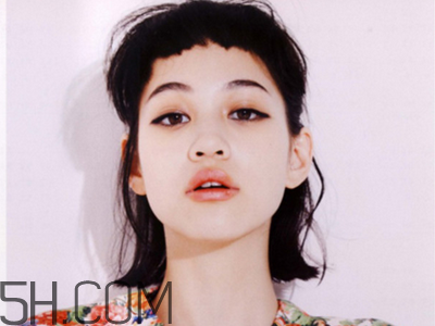 ysl方管啞光口紅試色 ysl圣羅蘭方管13和17哪個好看 ysl方管啞光口紅試色 ysl圣羅蘭方管13和17哪個好看