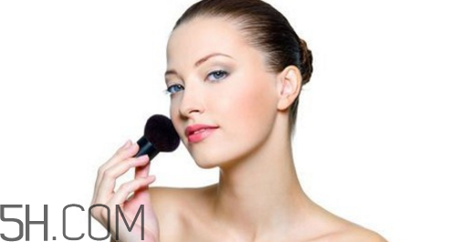 秋冬適合氣墊還是粉底？用氣墊bb霜前用什么？