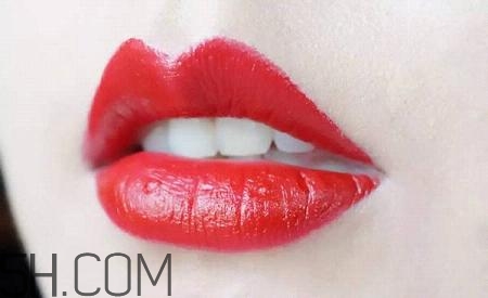 ysl方管啞光口紅試色 ysl圣羅蘭方管13和17哪個好看 ysl方管啞光口紅試色 ysl圣羅蘭方管13和17哪個好看