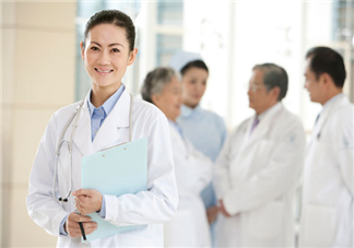 骨折用紅外線烤燈嗎？骨折做什么手術(shù)？