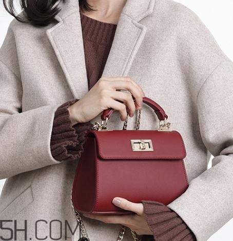 牛皮包包發(fā)霉怎么清洗？牛皮包包味道很大怎么辦？