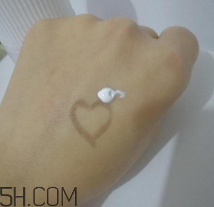 春紀(jì)素顏乳怎么用？春紀(jì)素顏乳使用方法