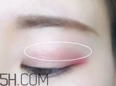 草莓紅口紅適合黃皮嗎？草莓紅口紅顯白嗎？