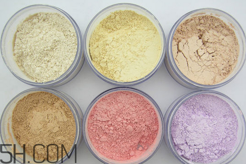 定妝粉和散粉的區(qū)別 定妝粉和蜜粉的區(qū)別 定妝粉和散粉的區(qū)別 定妝粉和蜜粉的區(qū)別