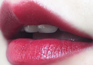 草莓紅口紅適合黃皮嗎？草莓紅口紅顯白嗎？