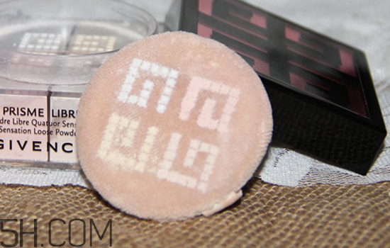 紀梵希是哪個國家的品牌？紀梵希四宮格散粉使用測評