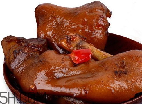 一個(gè)豬蹄多少克 一個(gè)豬蹄多少斤