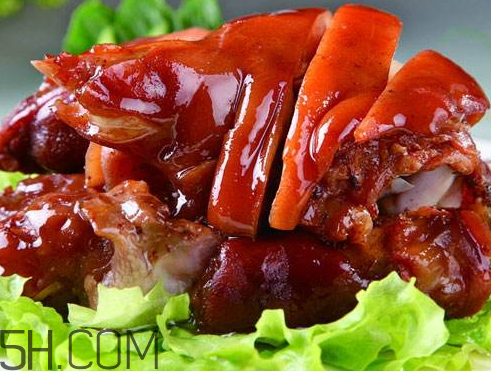 一個(gè)豬蹄多少克 一個(gè)豬蹄多少斤