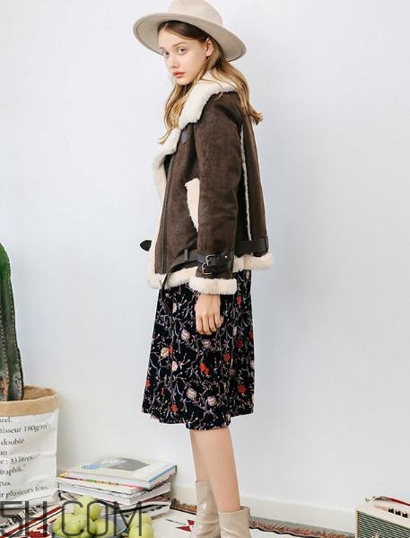 羊羔絨是什么面料？羊羔絨和海貍絨哪個好？