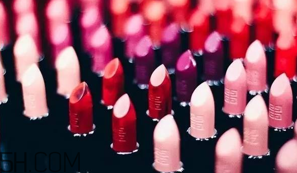 紀(jì)梵希新版禁忌之吻有哪些色號？紀(jì)梵希禁忌之吻霓虹唇膏試色