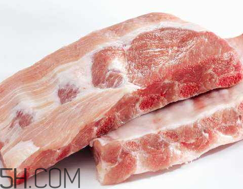 豬排骨發(fā)紅怎么回事 排骨煮了發(fā)紅怎么回事 豬排骨發(fā)紅怎么回事 排骨煮了發(fā)紅怎么回事