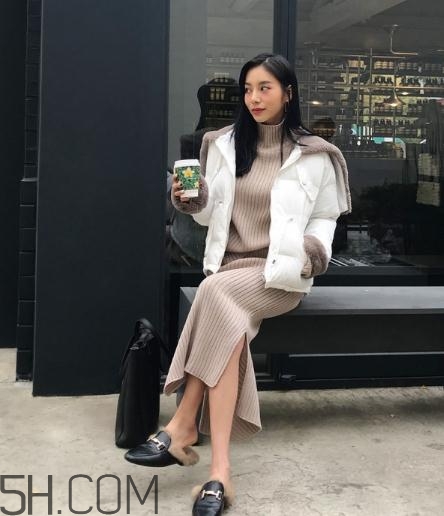 棉服配裙子好看嗎？棉衣配什么裙子好？