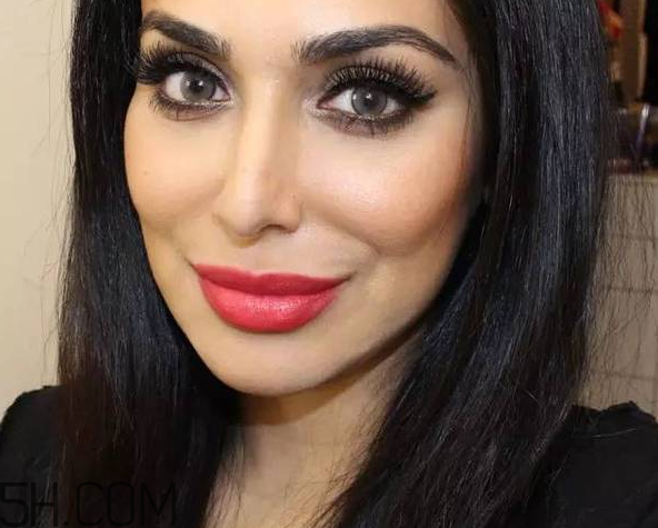 香奈兒絲絨口紅43適合黃皮嗎？香奈兒口紅哪個色最火？