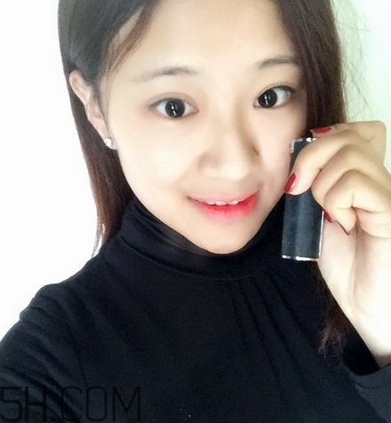 紀(jì)梵希小羊皮304是什么顏色？紀(jì)梵希小羊皮滋潤嗎？