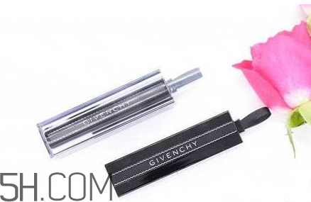 紀(jì)梵希新版禁忌之吻有哪些色號？紀(jì)梵希禁忌之吻霓虹唇膏試色