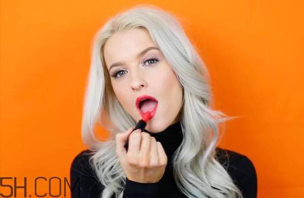 紀(jì)梵希新版禁忌之吻有哪些色號？紀(jì)梵希禁忌之吻霓虹唇膏試色