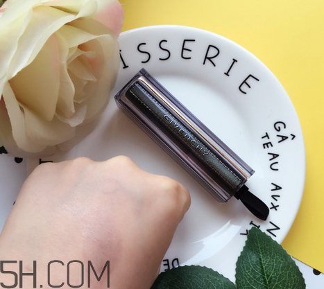 紀(jì)梵希禁忌之吻16號(hào)是什么顏色？紀(jì)梵希哪個(gè)色號(hào)適合黃皮？