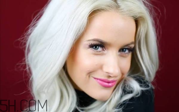 紀(jì)梵希新版禁忌之吻有哪些色號？紀(jì)梵希禁忌之吻霓虹唇膏試色