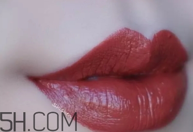 nars mona口紅顯白嗎？nars mona適合黃皮嗎？