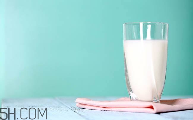 牛奶可以加蜂蜜嗎？蜂蜜加牛奶怎么樣？