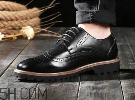 皮鞋掉皮了如何補(bǔ)救？皮鞋掉漆怎么修補(bǔ)？