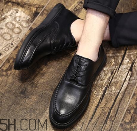 皮鞋被刮壞了怎么修復(fù)？皮鞋刮破皮了怎么辦？