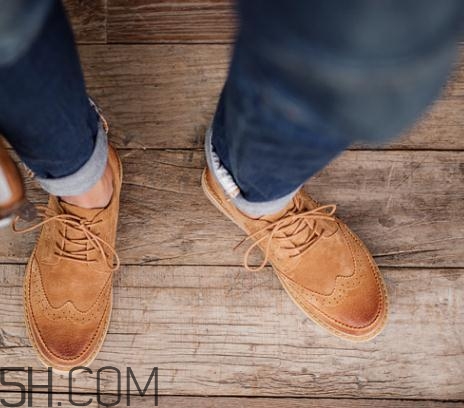 皮鞋可以用水洗嗎？皮鞋水洗了怎么補(bǔ)救？