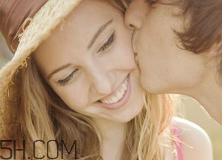 女人說想你了什么意思？女生說想你了怎么回答