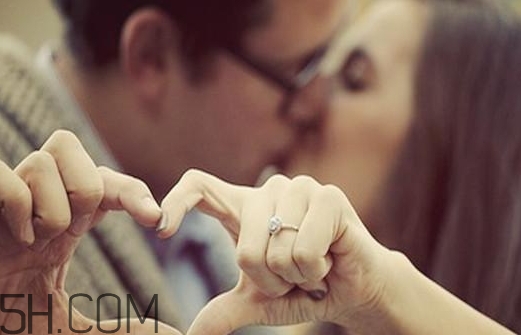 女人說想你了什么意思？女生說想你了怎么回答