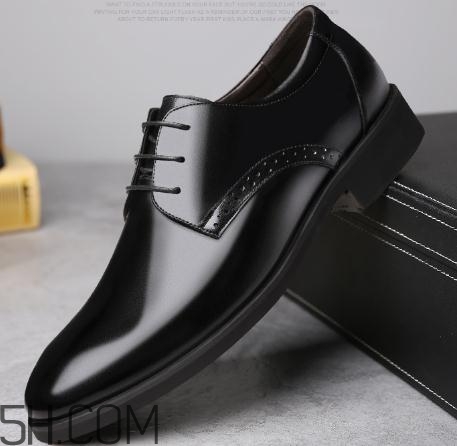 皮鞋被雨水泡了怎么辦？皮鞋被水泡后怎么處理？