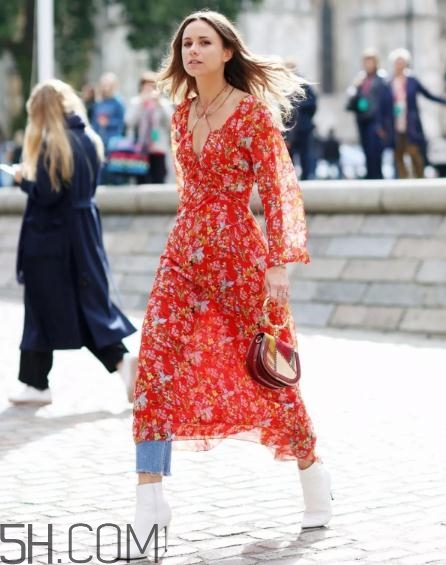 冬天穿裙子怎么搭配？冬天穿裙子搭配圖