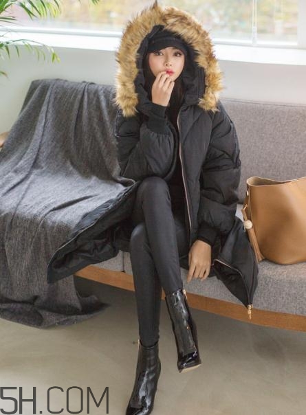 黑色棉襖配什么褲子？黑色棉服搭配褲子圖片