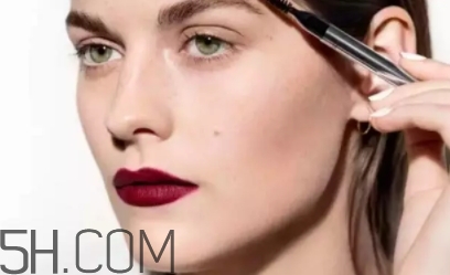 mac牛血紅適合黃皮嗎？mac牛血紅多少錢？