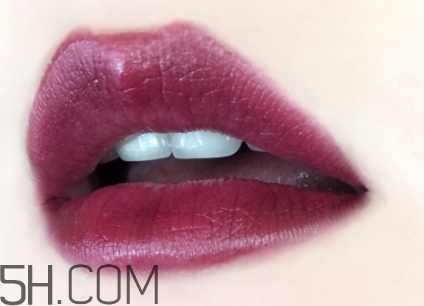 burberry牛血色適合黃皮嗎？burberry巴寶莉牛血色多少錢