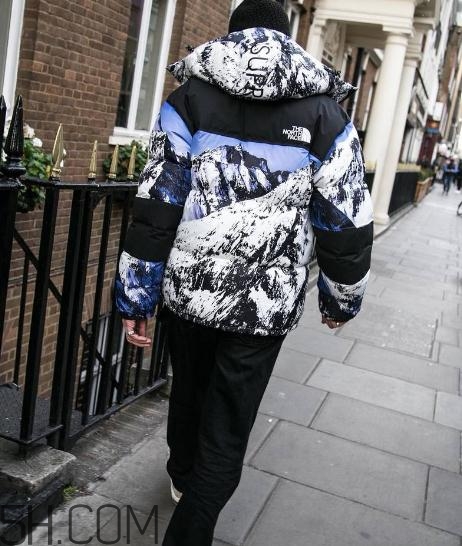 supreme與the north face雪山聯(lián)名多少錢_上身效果 supreme與the north face雪山聯(lián)名多少錢_上身效果